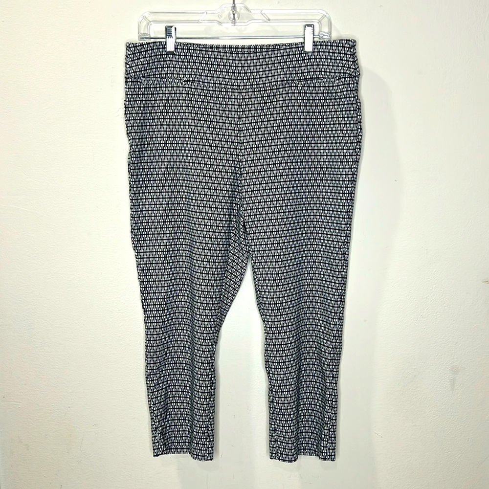 Alfani Black & White Capri Pants